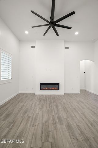 1817 Schyler Love Lane, El Paso, TX 79928