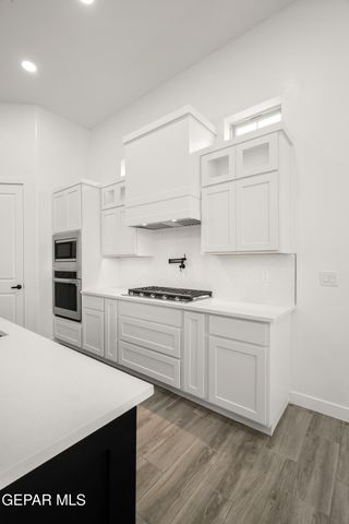 1817 Schyler Love Lane, El Paso, TX 79928