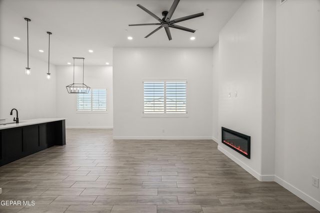 1817 Schyler Love Lane, El Paso, TX 79928