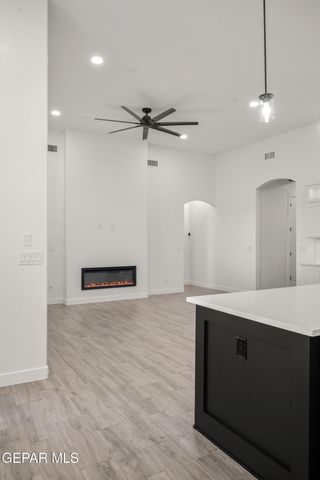 1817 Schyler Love Lane, El Paso, TX 79928