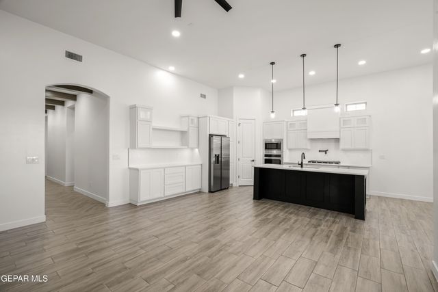 1817 Schyler Love Lane, El Paso, TX 79928