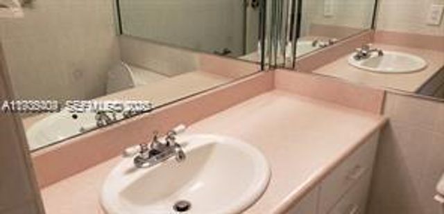 3100 W Rolling Hills Cir 308, Davie, FL 33328