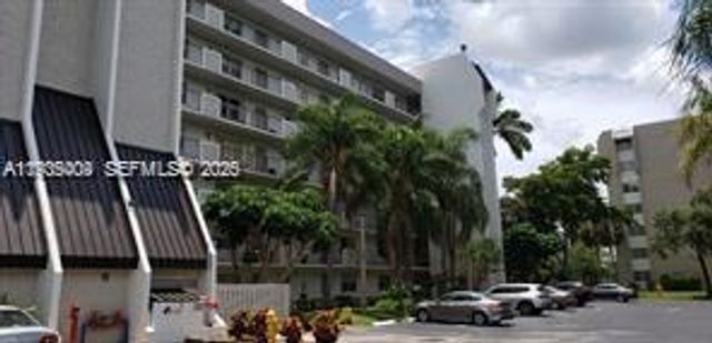 3100 W Rolling Hills Cir 308, Davie, FL 33328