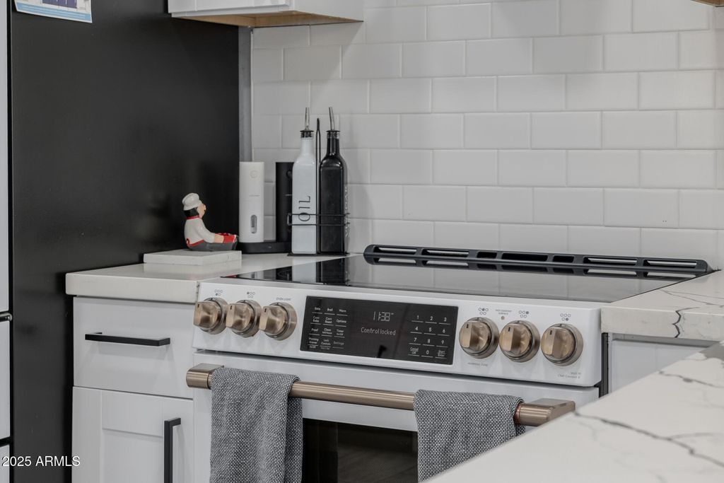 Image 20 of property listing at 11962 W BERKELEY Road, Avondale, AZ 85392