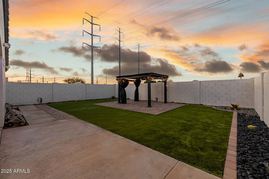 Image 38 of property listing at 11962 W BERKELEY Road, Avondale, AZ 85392