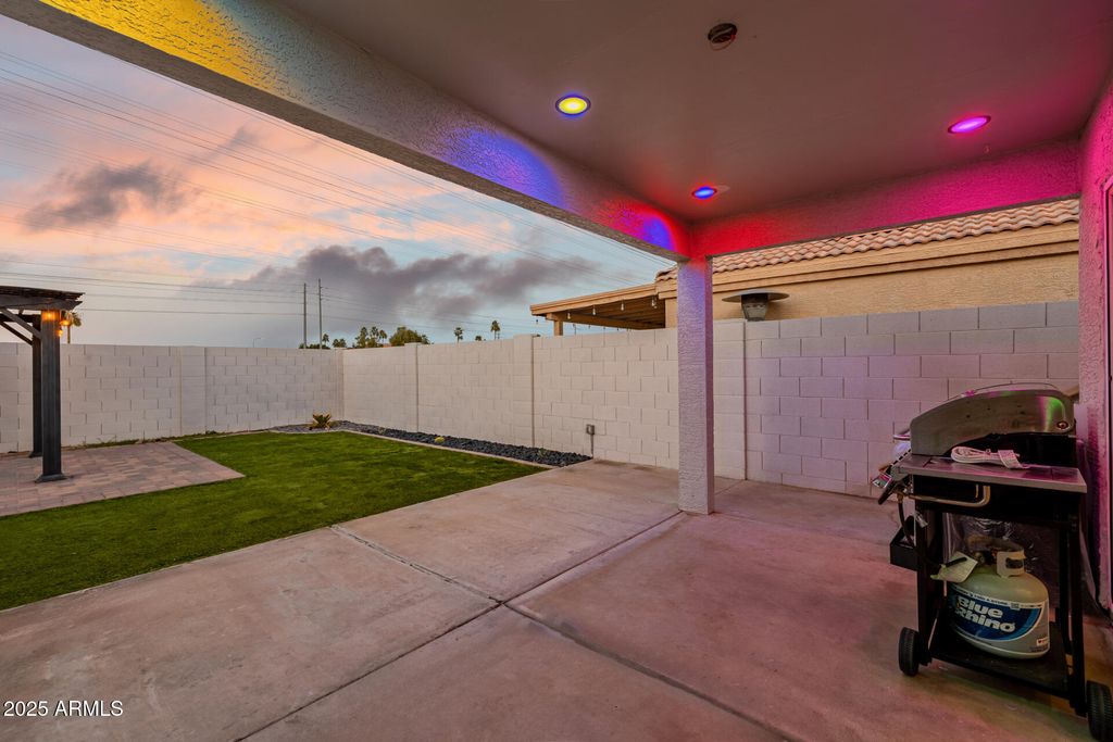 Image 39 of property listing at 11962 W BERKELEY Road, Avondale, AZ 85392