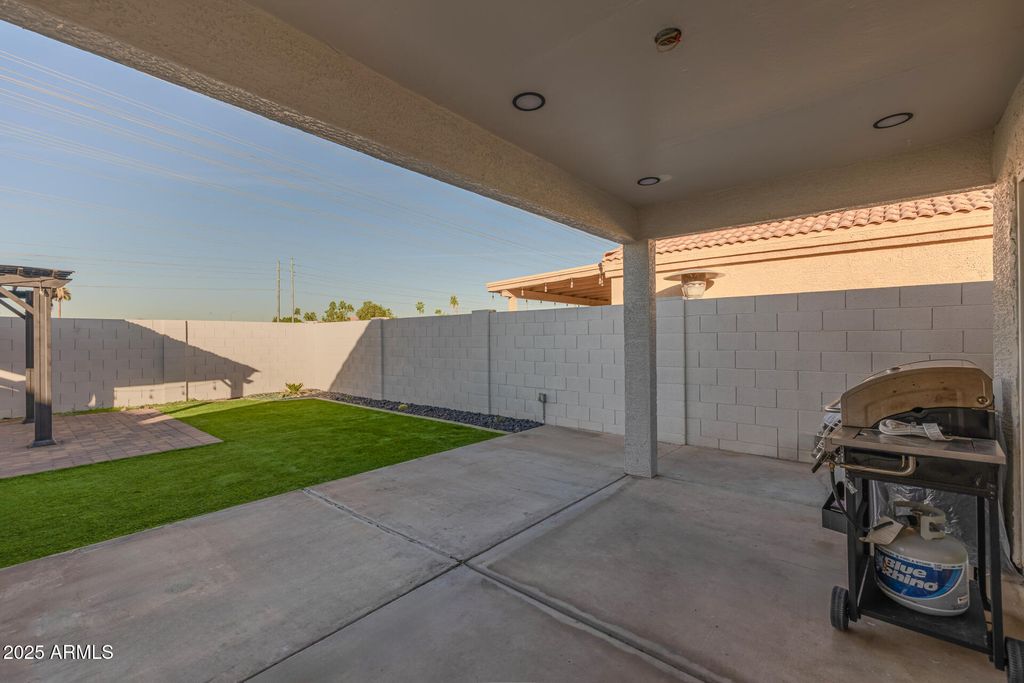 Image 45 of property listing at 11962 W BERKELEY Road, Avondale, AZ 85392