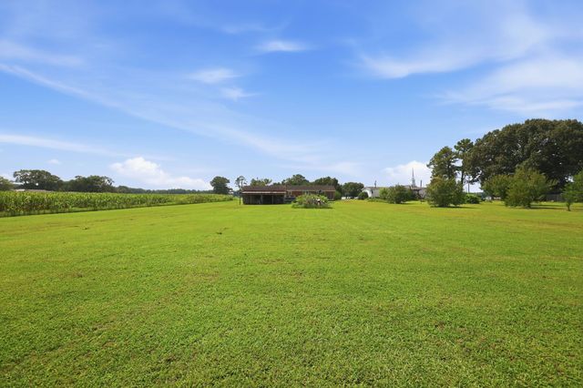 1967 Mt Olive Highway, Newton Grove, NC 28366