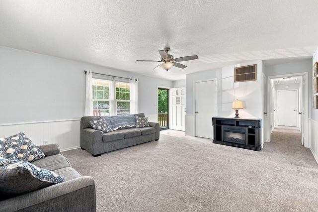 1967 Mt Olive Highway, Newton Grove, NC 28366
