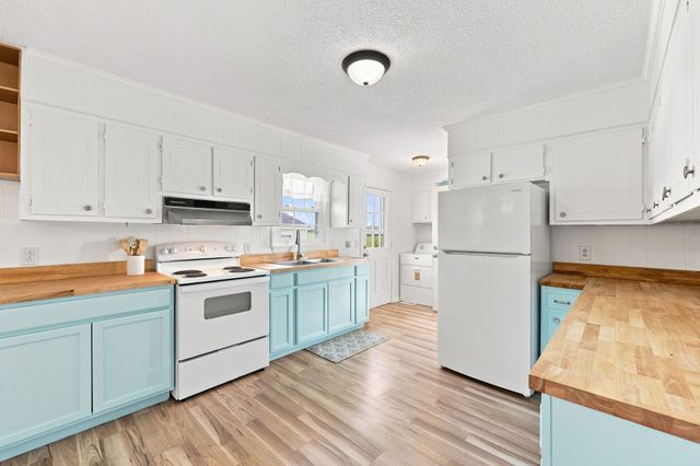 1967 Mt Olive Highway, Newton Grove, NC 28366