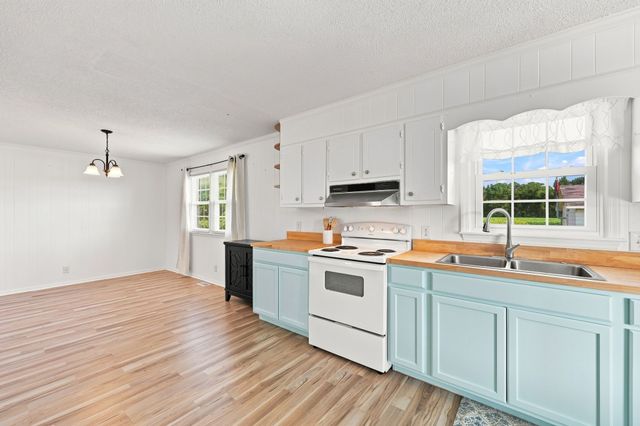 1967 Mt Olive Highway, Newton Grove, NC 28366
