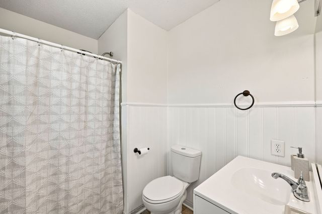 1967 Mt Olive Highway, Newton Grove, NC 28366