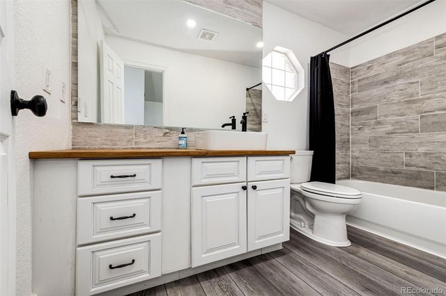 7194 Tenby Way, Castle Pines, CO 80108