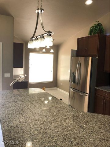 7500 Cameron CIR, Fort Myers, FL 33912