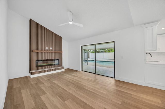 7818 CAPWOOD AVENUE, Tampa, FL 33637