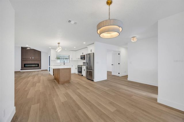 7818 CAPWOOD AVENUE, Tampa, FL 33637
