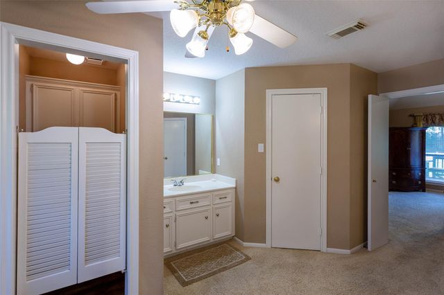 217 Tupelo Lane, Conroe, TX 77304