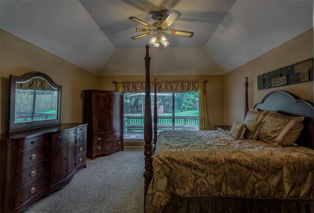 217 Tupelo Lane, Conroe, TX 77304