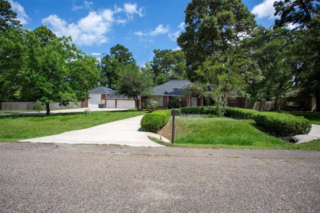 217 Tupelo Lane, Conroe, TX 77304