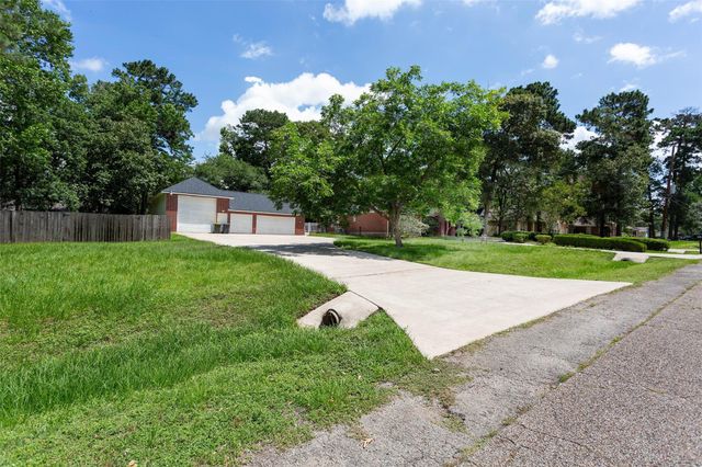 217 Tupelo Lane, Conroe, TX 77304