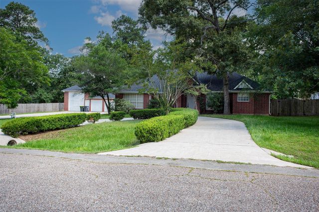 217 Tupelo Lane, Conroe, TX 77304