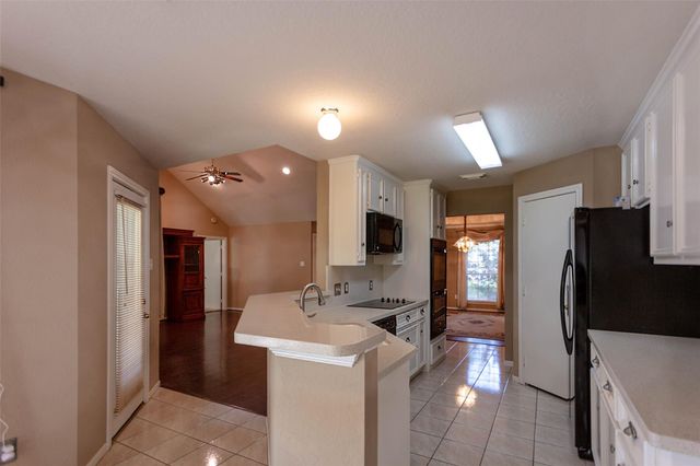 217 Tupelo Lane, Conroe, TX 77304