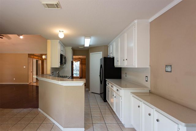 217 Tupelo Lane, Conroe, TX 77304