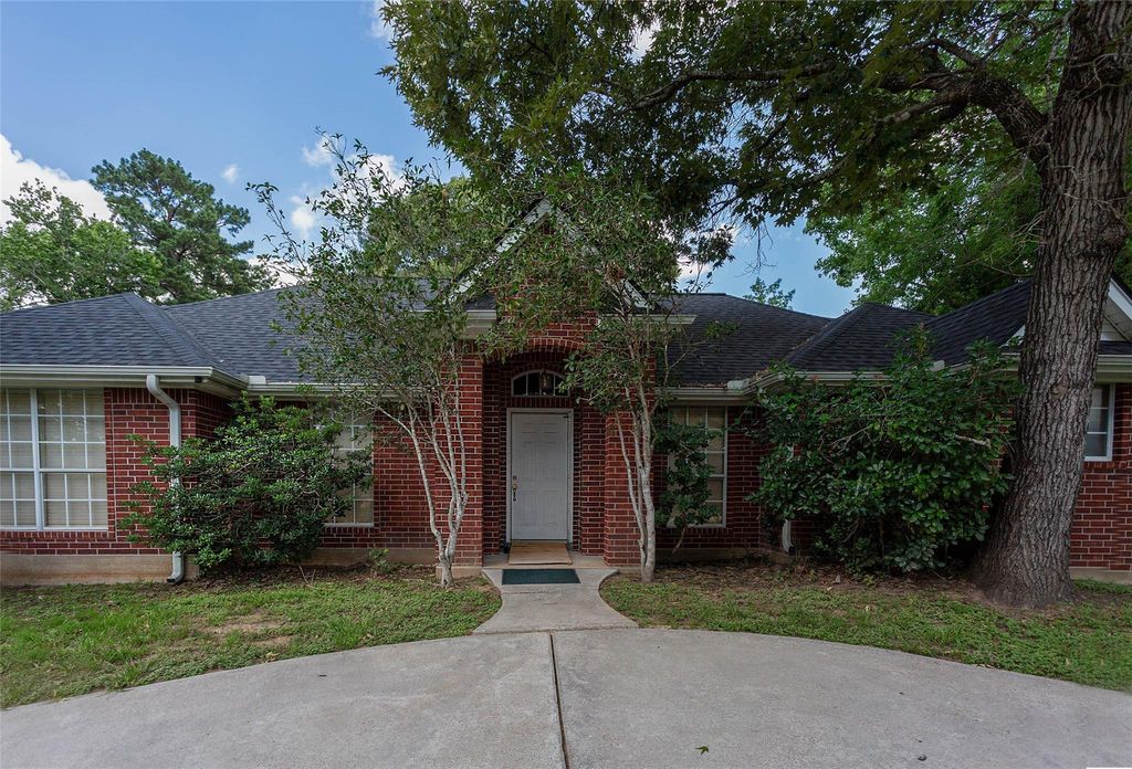 217 Tupelo Lane, Conroe, TX 77304