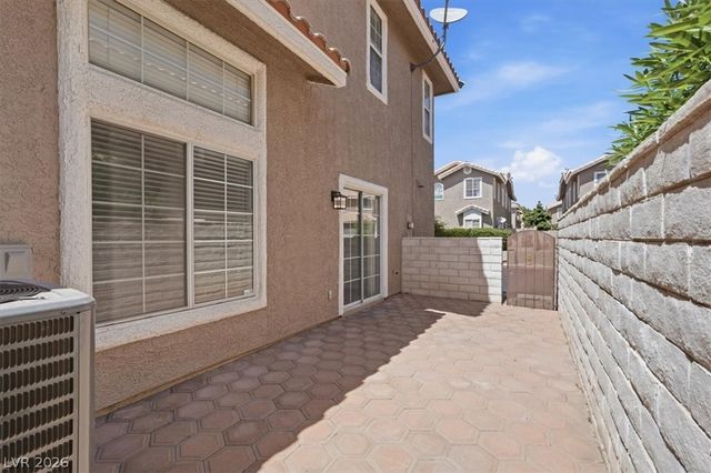9275 Silver Arrow Court, Las Vegas, NV 89117