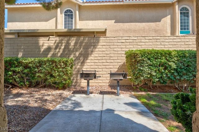 9275 Silver Arrow Court, Las Vegas, NV 89117