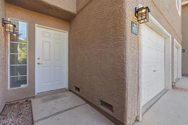 9275 Silver Arrow Court, Las Vegas, NV 89117