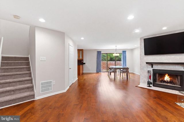 49 WOODMONT DR, Lawrenceville, NJ 08648