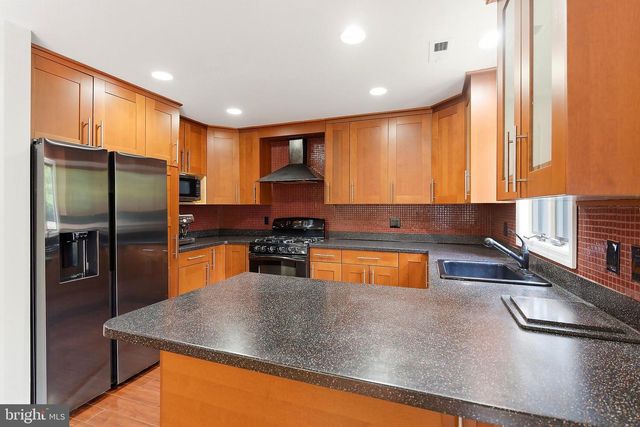 49 WOODMONT DR, Lawrenceville, NJ 08648