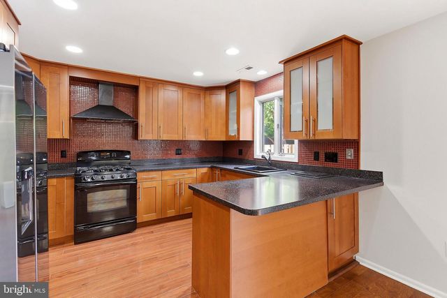 49 WOODMONT DR, Lawrenceville, NJ 08648
