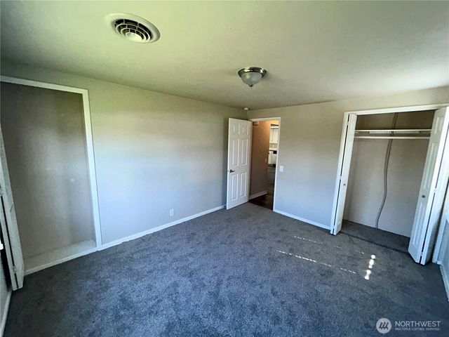 2735 Locust Avenue W, University Place, WA 98466