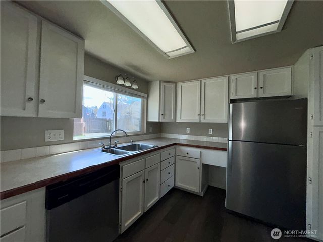 2735 Locust Avenue W, University Place, WA 98466