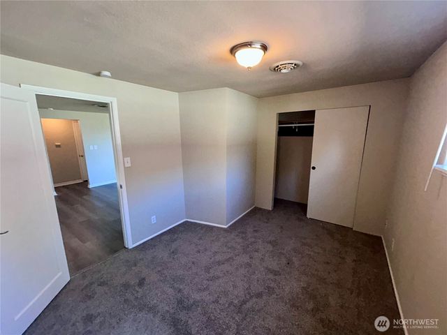 2735 Locust Avenue W, University Place, WA 98466