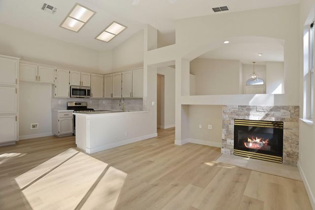 1518 Whitstable Dr, Roseville, CA 95747