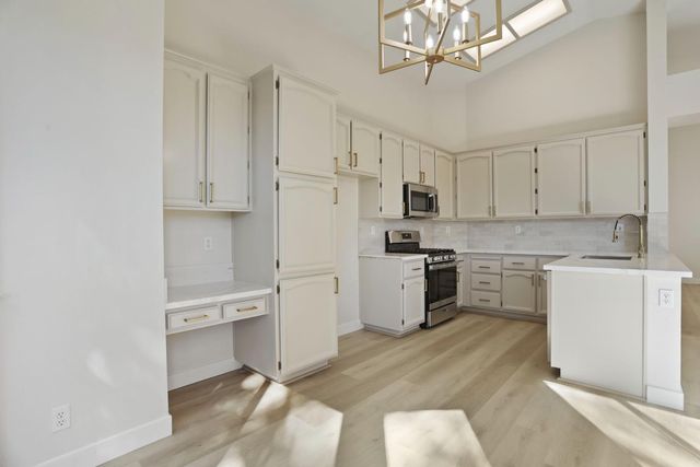 1518 Whitstable Dr, Roseville, CA 95747