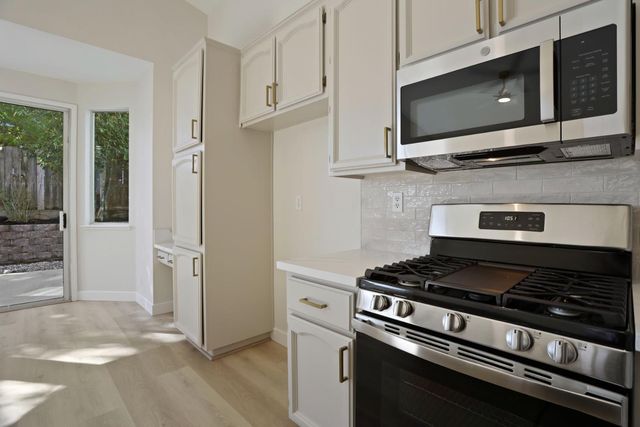 1518 Whitstable Dr, Roseville, CA 95747