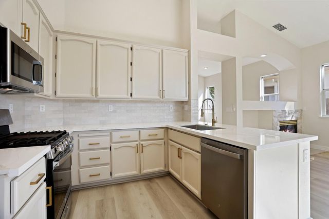 1518 Whitstable Dr, Roseville, CA 95747