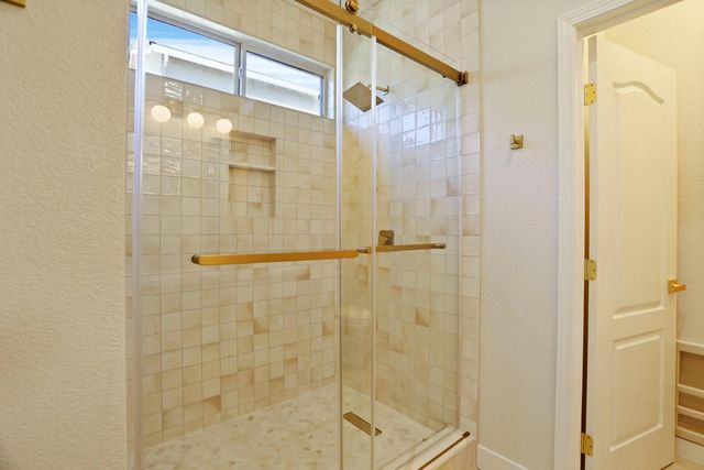 1518 Whitstable Dr, Roseville, CA 95747