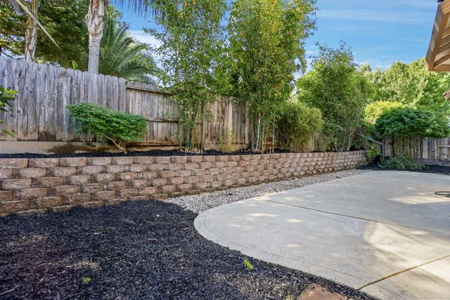 1518 Whitstable Dr, Roseville, CA 95747