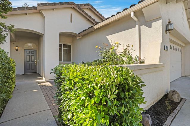 1518 Whitstable Dr, Roseville, CA 95747