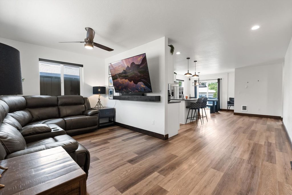 1506 6th Street E, Polson, MT 59860 photo 2
