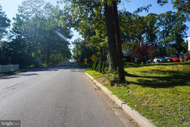 4904 HOLLYWOOD RD, College Park, MD 20740