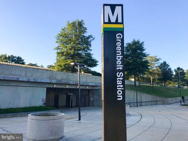 4904 HOLLYWOOD RD, College Park, MD 20740