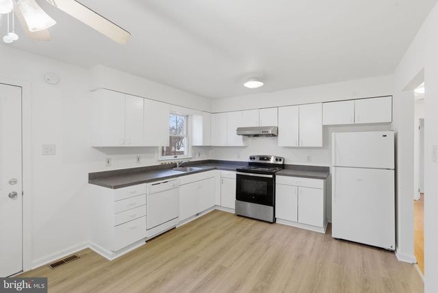 4904 HOLLYWOOD RD, College Park, MD 20740