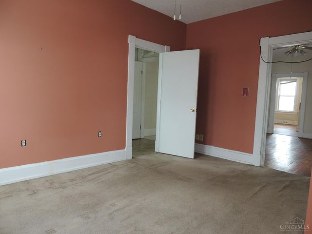 17 Maple Street, Reading, OH 45215