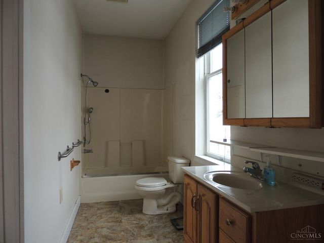 17 Maple Street, Reading, OH 45215